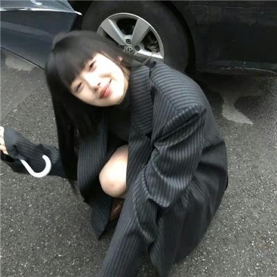 爬上山
